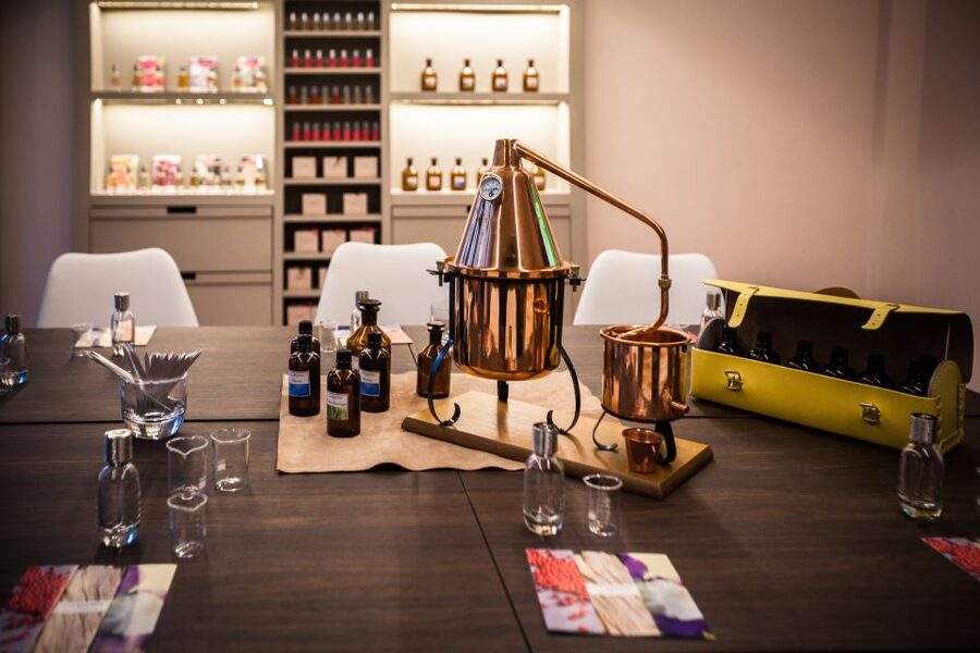 Paris: 2-Hour Perfume Creation Workshop - Timing, language, and practical planning