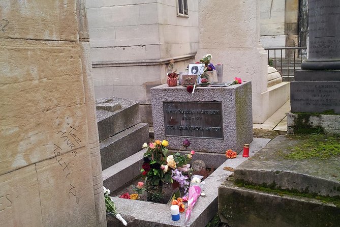 Paris 2-Hour Small Group Tour of Pere Lachaise Cemetery - Why Père-Lachaise works best with a guide