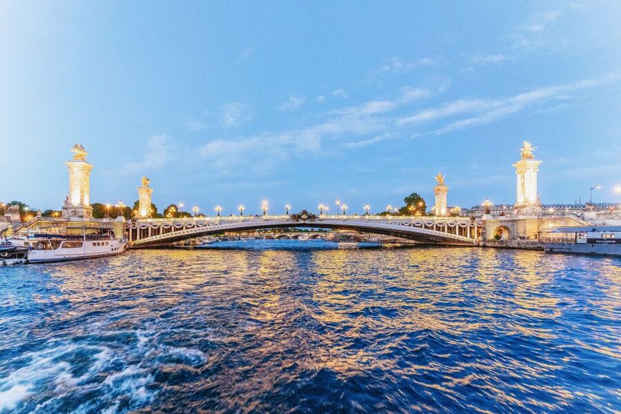 Paris: 3-Course-Dinner Cruise on the Seine with live music - Is $135 good value for Paris?