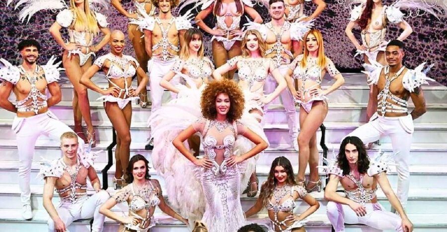Paris: 3-Course Dinner & Show at Paradis Latin Cabaret - What the three-course dinner includes