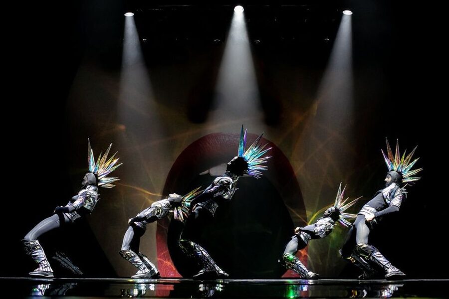 Paris: 3-Course Dinner & Show at Paradis Latin Cabaret - Is $212 good value?