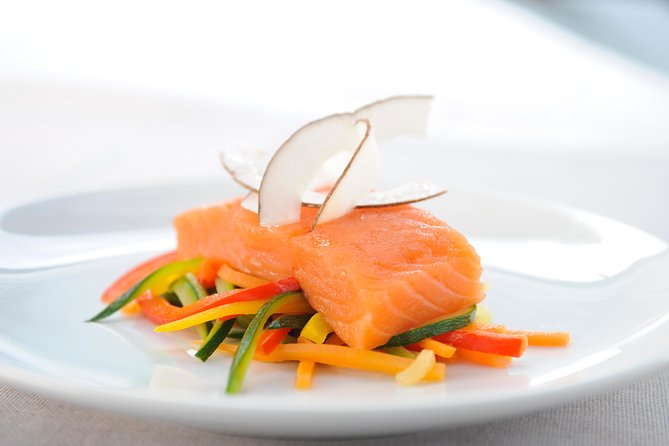 Paris 3-Course Gourmet Dinner and Sightseeing Seine River Cruise - How to dress and how to plan your evening