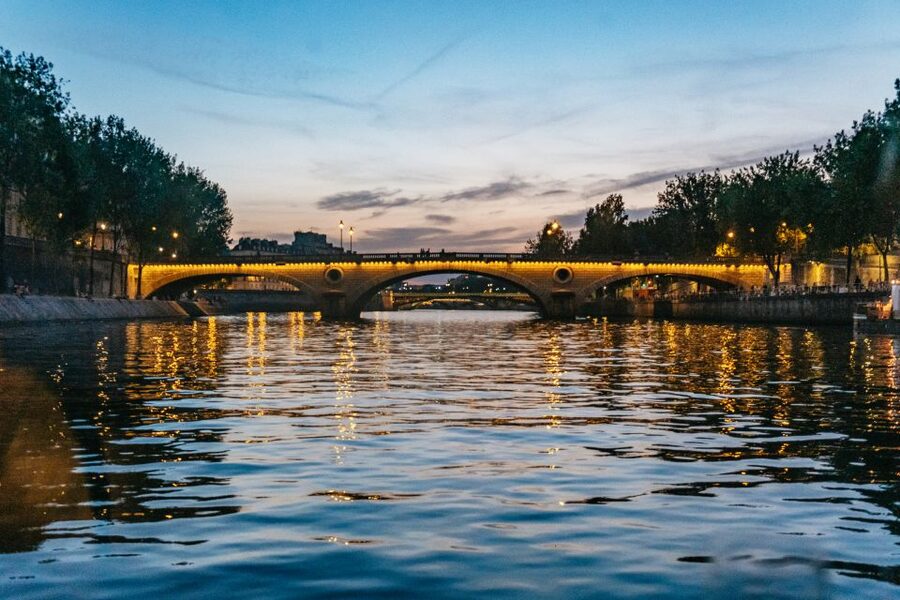 Paris : 3-Course Gourmet Dinner Cruise on Seine River - FAQ