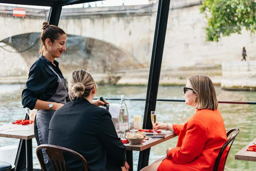 Paris : 3-Course Gourmet Dinner Cruise on Seine River - Should You Book It?