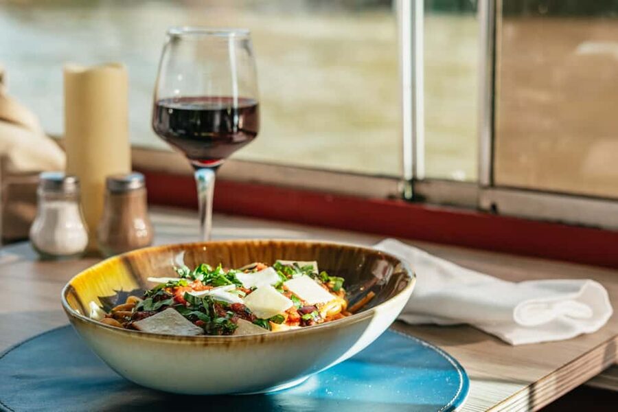 Paris: 3-Course Italian Meal Seine Cruise - A relaxed Italian meal on the Seine
