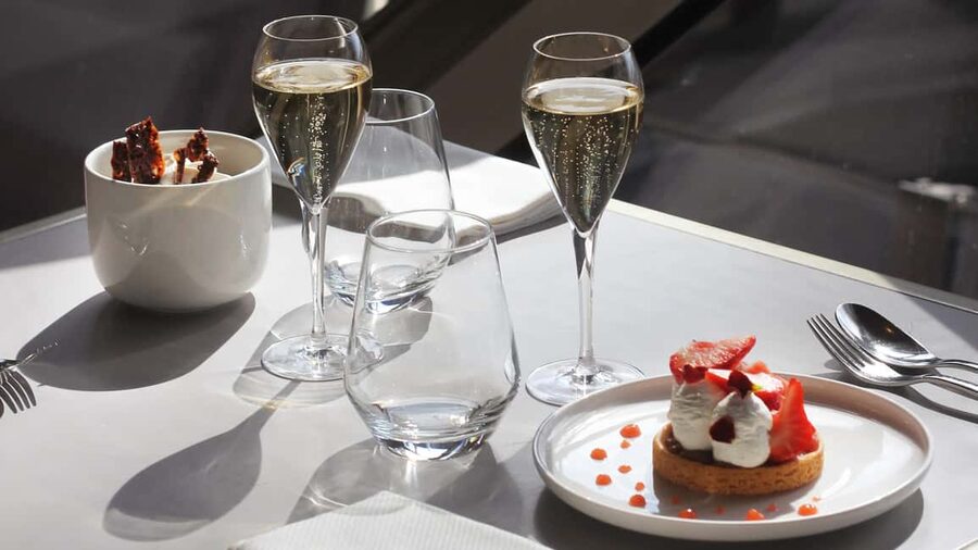 Paris: 3-Course Lunch at Eiffel Tower's Madame Brasserie - Exploring the first floor after lunch