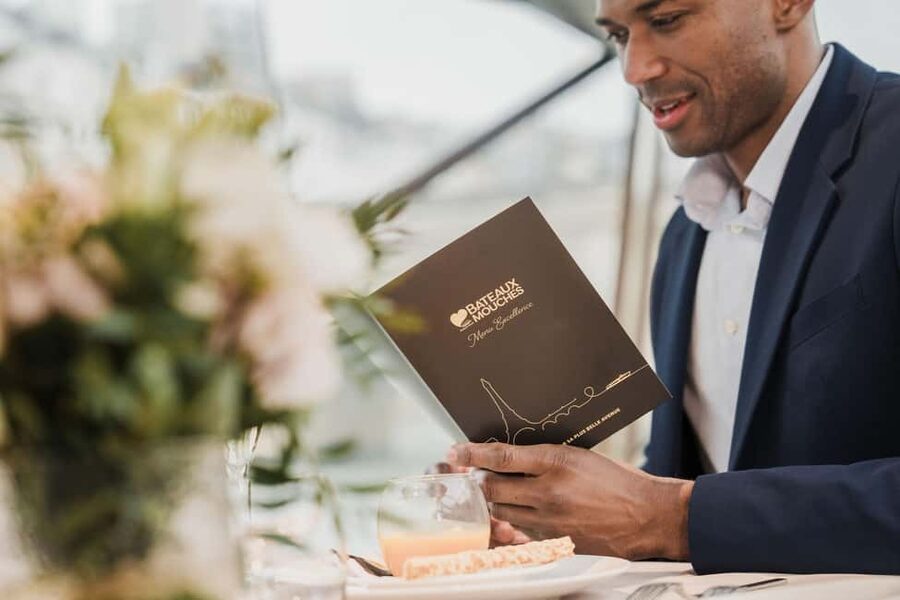 Paris: 4-Course Dinner Cruise on Seine River with Live Music - Pont Alexandre III and the Musée d’Orsay