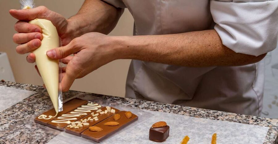 Paris: 45-minute Chocolate Making Workshop at Choco-Story - Decorating bars, dipping treats, and choosing your finish