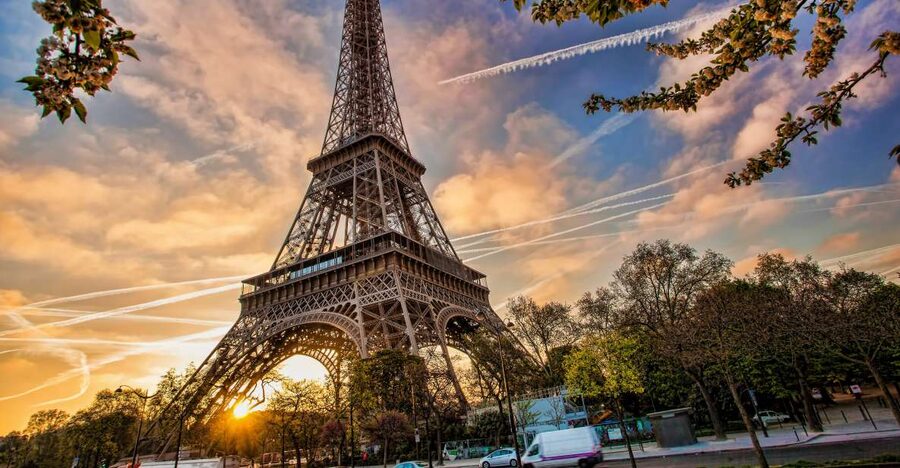 Paris: Access Eiffel Tower Summit or Second Level - The walk to the Iron Lady