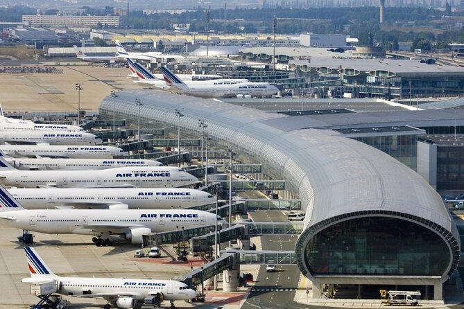 Paris Airport Private Transfer to City Center - Finding the Driver at the Arrival Gate