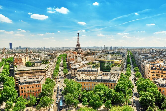 Paris Airport Transfer: Paris Airport CDG to Paris by Luxury Van - The drive into central Paris