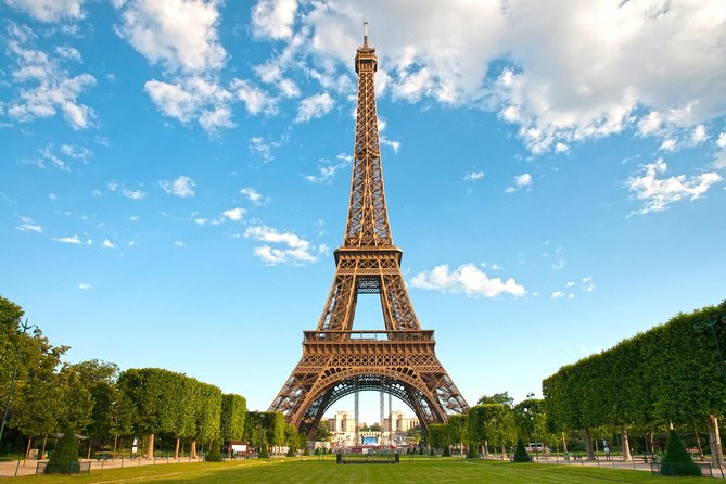 Paris Airport Transfer: Paris Airport CDG to Paris by Luxury Van - Price, group size, and real value