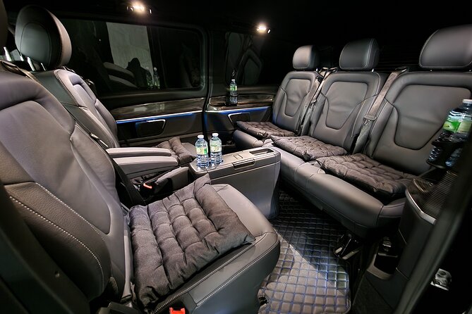 Paris Airport Transfer Service - The ride itself: business cars and spacious vans