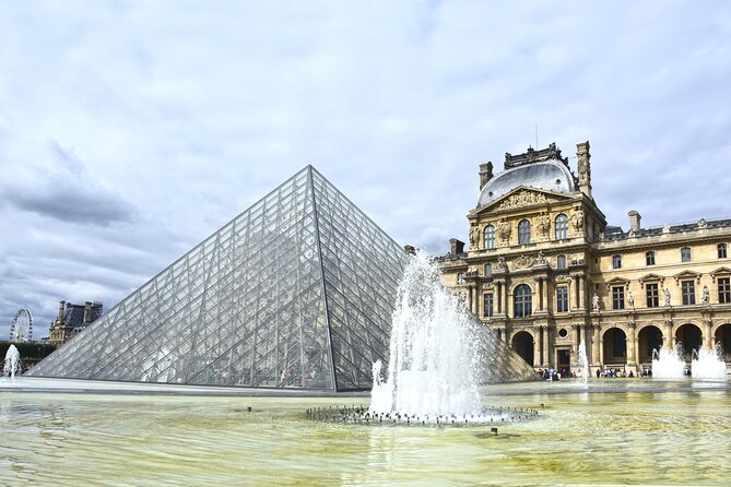Paris Airports Private Roundtrip Transfer - From customs to the car at CDG or Orly