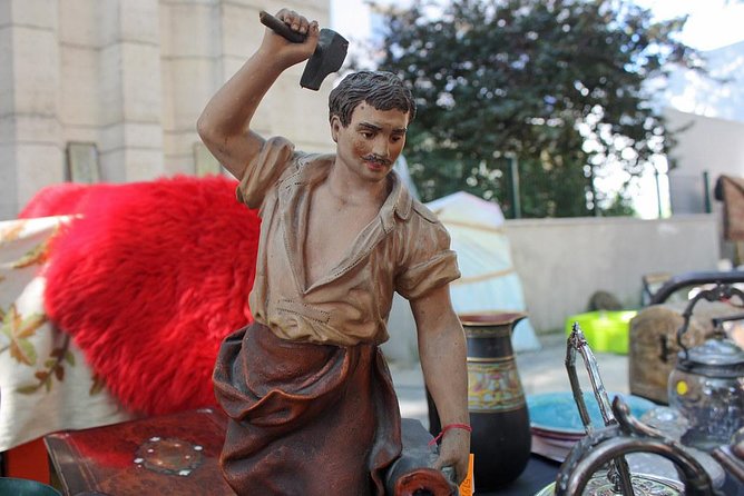 Paris Antiques Market Insider's Tour in Extra-Small Group - Shopping advice, bargaining, and the limits of the group