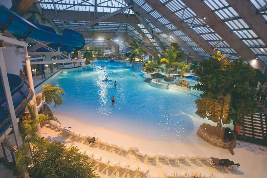 Paris: Aquaboulevard Water Park Entrance Ticket - A city break with slides instead of another museum