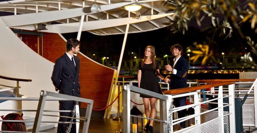 Paris: Bastille Day Dinner Cruise on the Seine River - Key points at a glance