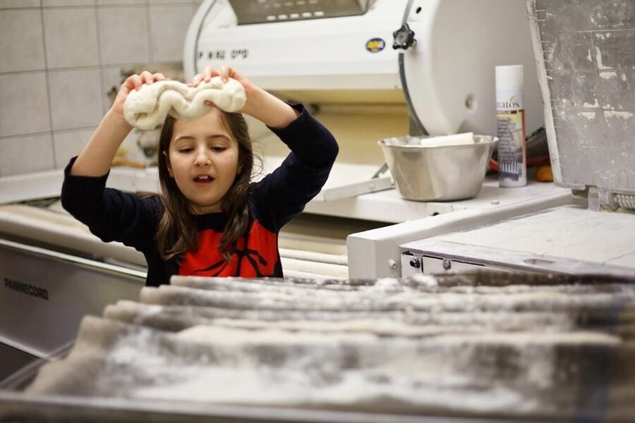 Paris: Behind the Scenes Bakery Tour with Breakfast - What you take home