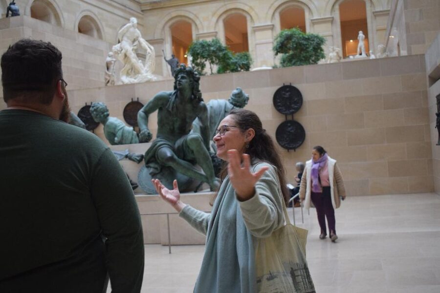 Paris: Best of the Louvre Guided Tour with Pre-booked Ticket - Seeing Venus de Milo with a guide