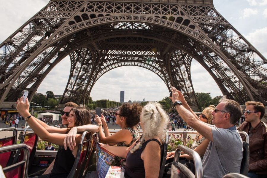 Paris: Big Bus Hop-on Hop-off Tour & Panoramic Night Tour - Who should book this experience?