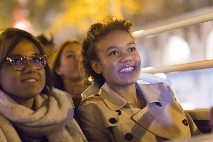 Paris: Big Bus Hop-on Hop-off Tour & Panoramic Night Tour - Starting the day near the Louvre and Opéra