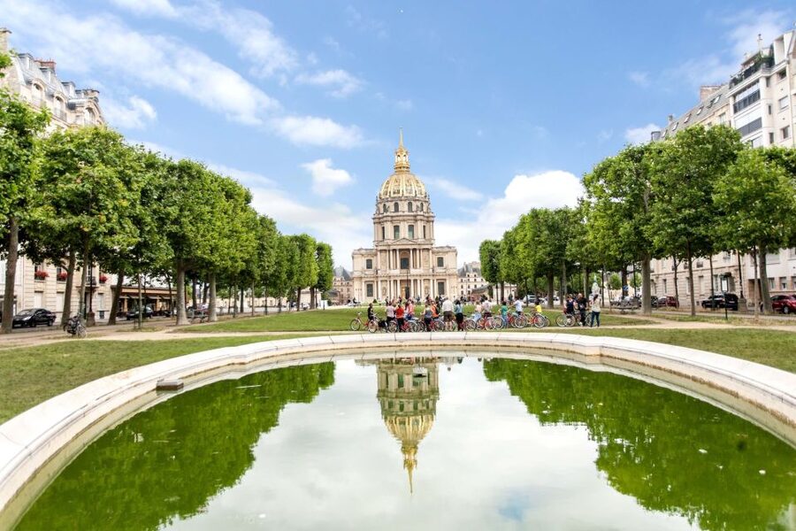 Paris Bike Tour: Eiffel Tower, Place de la Concorde & More - How difficult is the riding?