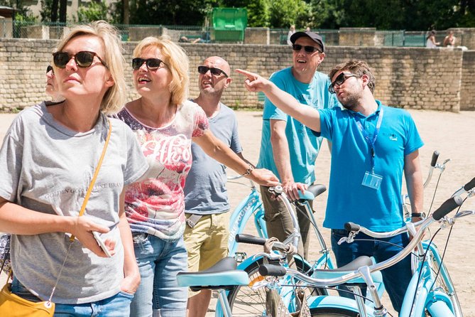 Paris Bike Tour Hidden Secrets in the Latin Quarter & Le Marais neighborhoods - Entering Le Marais and its Jewish heritage