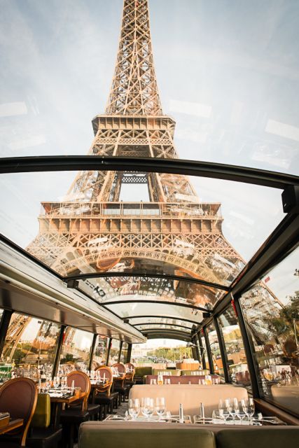 Paris: Bustronome Gourmet Dinner Tour - Audio guide or live commentary?