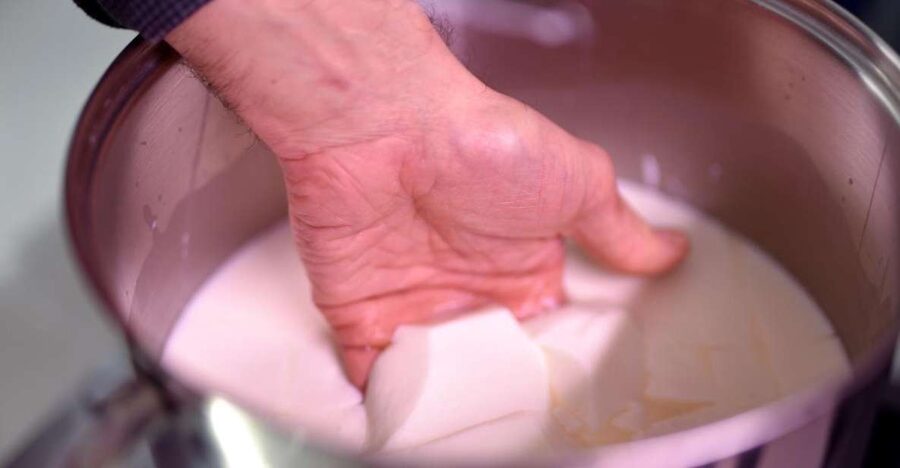Paris: Butter and Cheesemaking Workshop - Why make cheese in Paris?