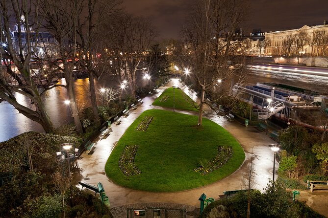 Paris by Night Walking Tour: Ghosts, Mysteries and Legends - The Conciergerie and Marie Antoinette
