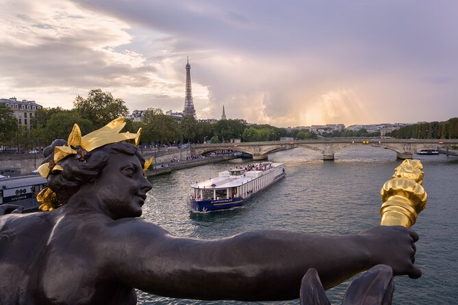 Paris Capitaine Fracasse 3 Course Seine River Dinner Cruise - Window seats, upper-deck views, and table placement