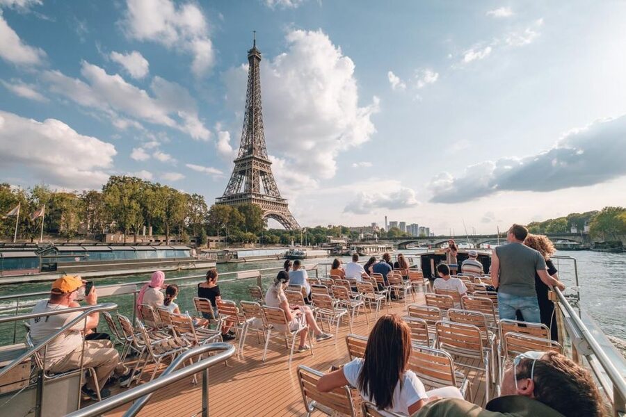 Paris: Catacombs Entry & Seine River Cruise with Audio Guide - Why the Catacombs are the main event
