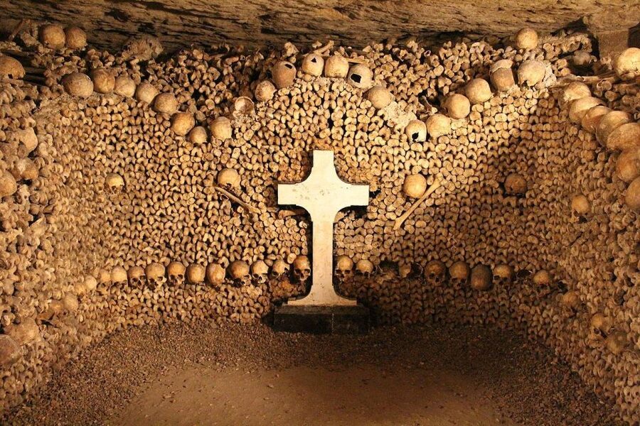 Paris: Catacombs Entry & Seine River Cruise with Audio Guide - The audio guide gives you room to think