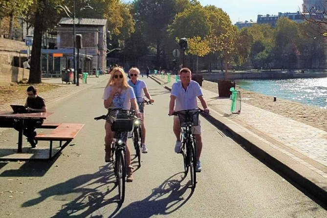 Paris: Charming Nooks and Crannies Bike Tour - The Marais, from medieval houses to modern Paris