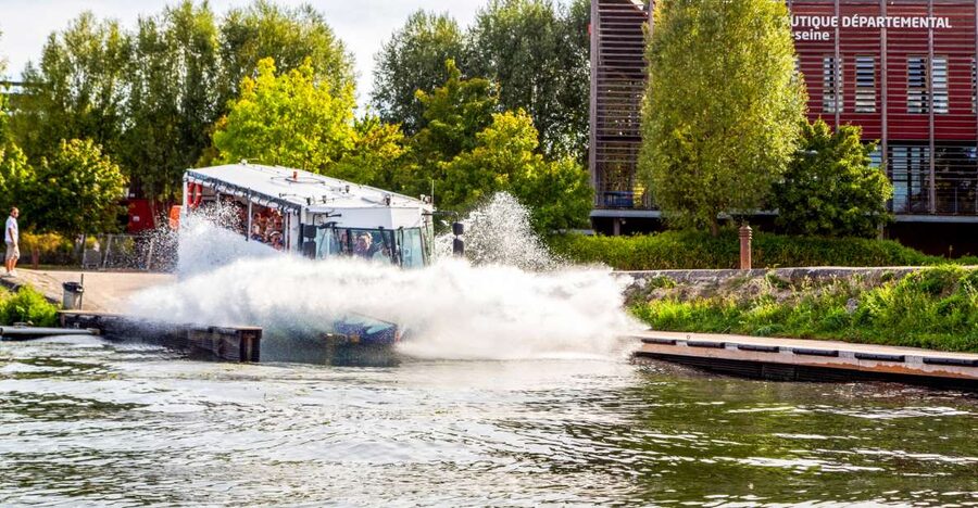 Paris: City and River Seine Tour on an Amphibious Bus - Why this odd-looking bus works so well