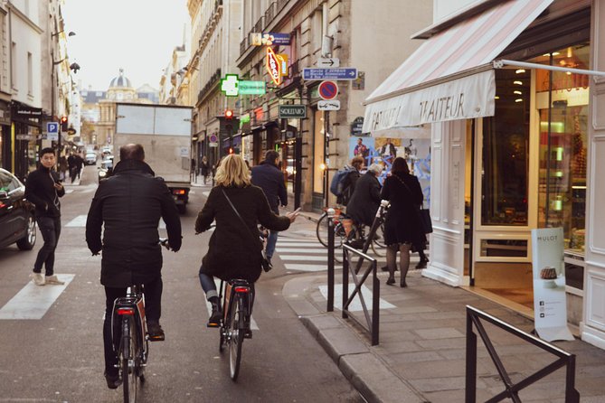 Paris: City Bike Tour on a Dutch Bike - The Louvre and Hôtel de Ville