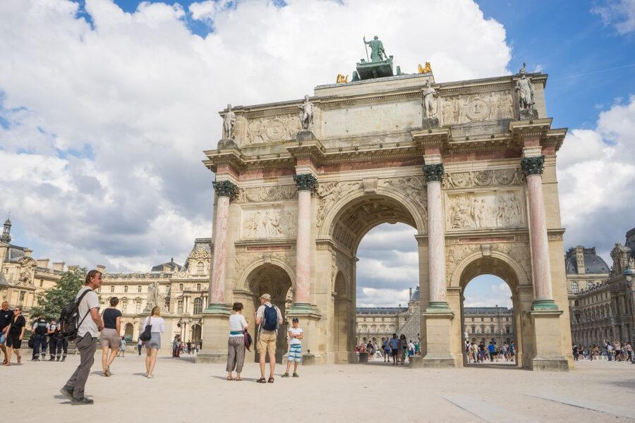 Paris: City Center Group Tour in German - Place Vendôme and the polished face of Paris