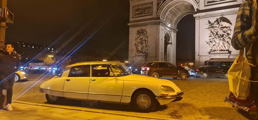 Paris: City Discovery Tour by Vintage Citroën DS Car - Saint-Germain, the Panthéon, and the Left Bank