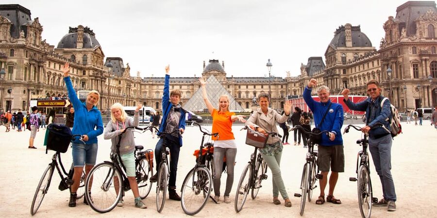 Paris: City Highlights Bike Tour - Bikes, e-bikes, and riding comfort