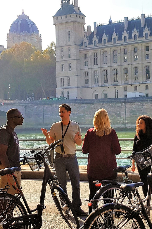 Paris: City Treasures Bike Tour - Place de la Concorde and the darker side of Paris