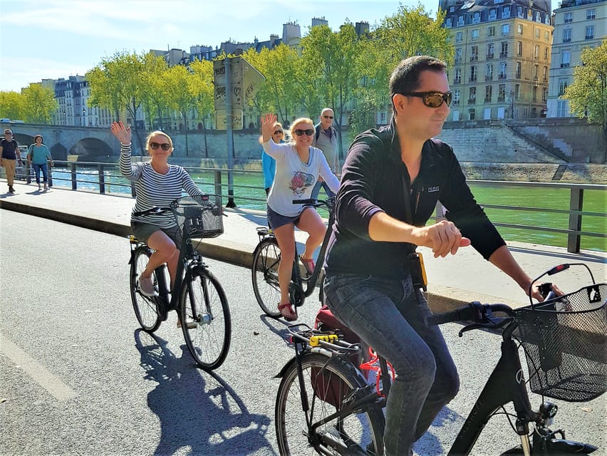 Paris: City Treasures Bike Tour - The guides make or break the ride