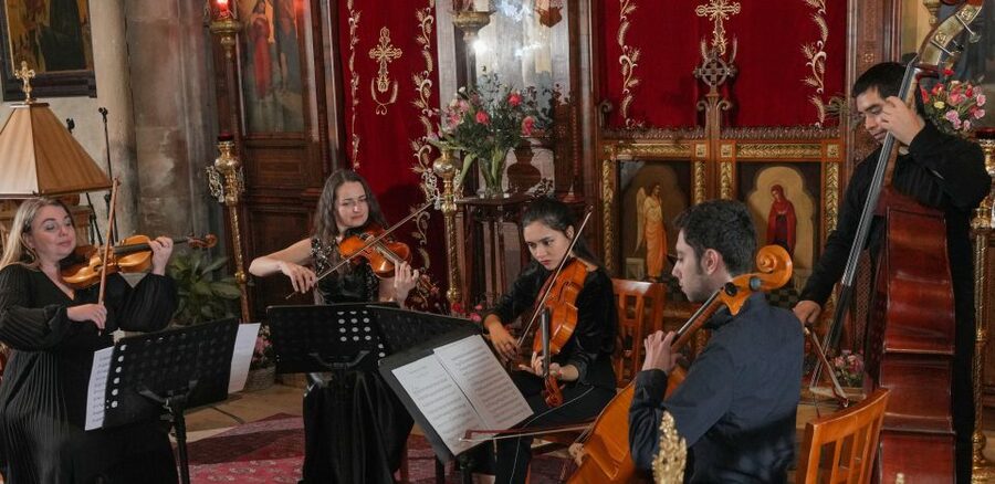 Paris: Classical Music Concert in Saint-Julien-le-Pauvre - The 65-minute program, piece by piece