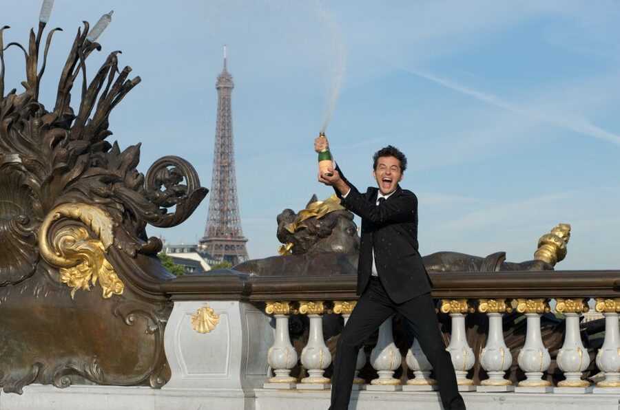 Paris: Comedy Show in English - How to Become a Parisian - Who should book this experience?