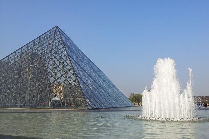 Paris: Complete Louvre Private Tour with Mona Lisa - Meeting beneath the Louvre pyramid