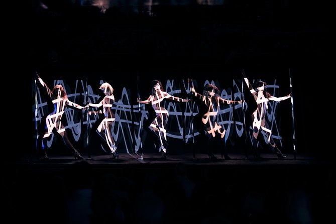 Paris Crazy Horse Cabaret Show Champagne & macarons - What kind of Paris cabaret is Crazy Horse?