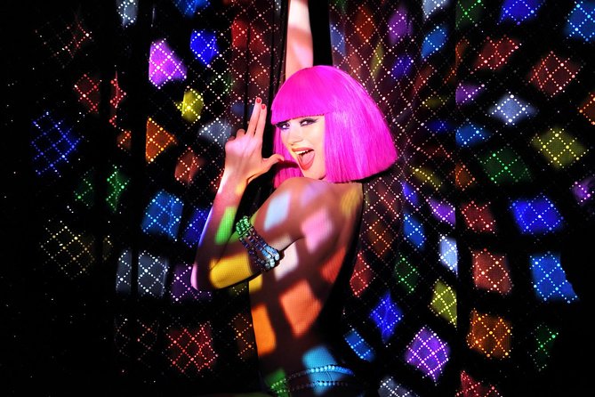 Paris Crazy Horse Cabaret Show Champagne & macarons - What happens during the 90-minute show