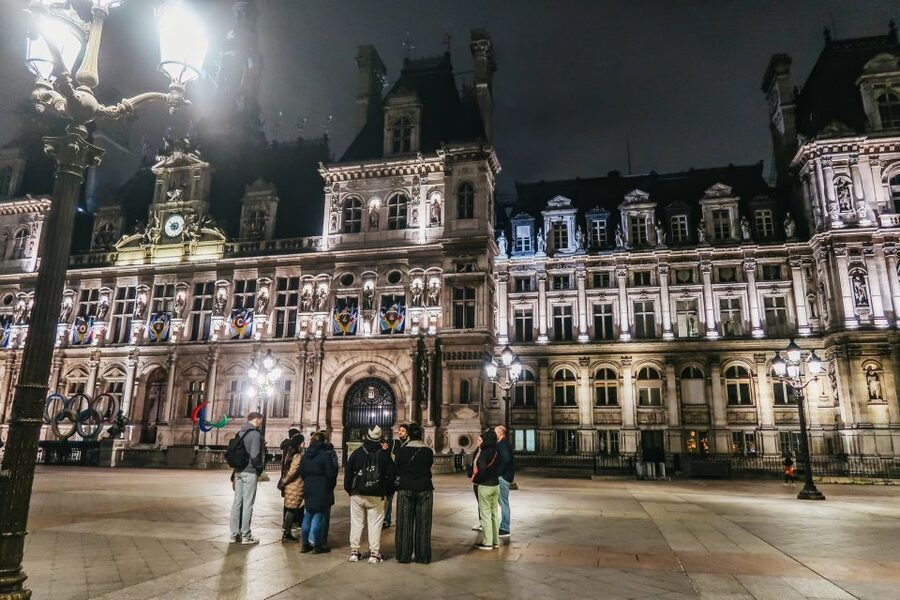 Paris: Dark History and Ghostly Guided Walking Tour - The guides make or break the evening