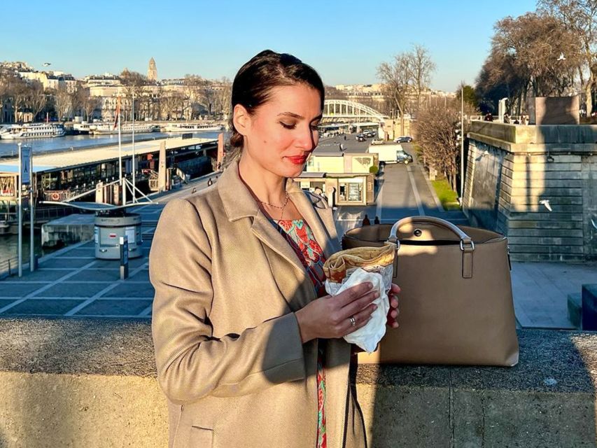 Paris: Day or Sunset Cruise with Drink, Ice Cream or Dessert - A one-hour introduction to Paris from the Seine