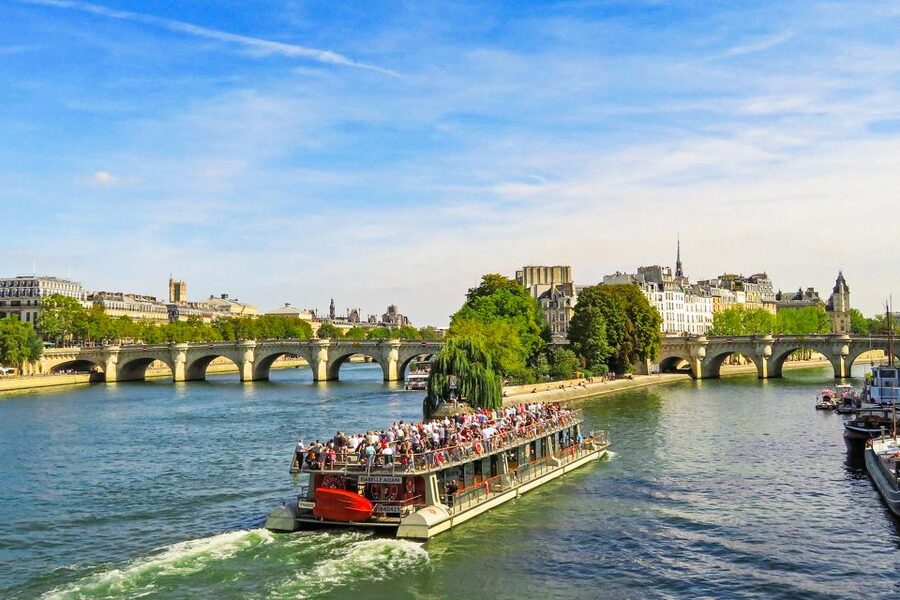 Paris: Day or Sunset Cruise with Drink, Ice Cream or Dessert - Musée d’Orsay and the Institut de France
