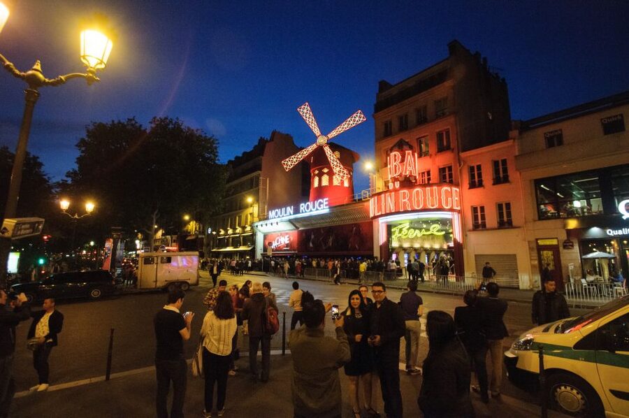Paris: Dinner Show at the Moulin Rouge - Who should book this Paris dinner show?